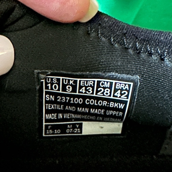 Sketchers X Goodyear Mens Size 10 - Picture 6 of 6